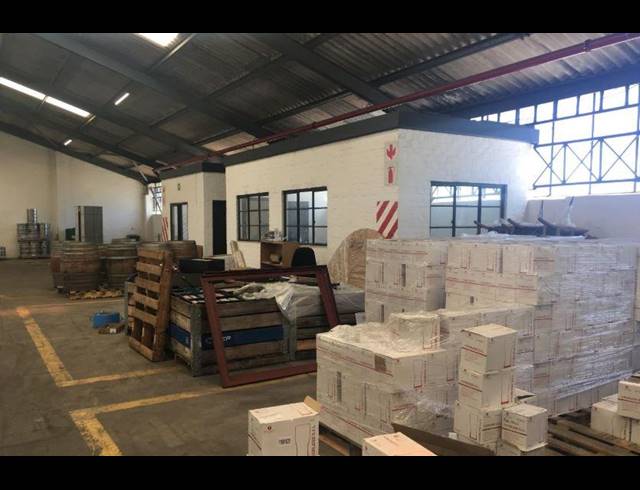 1,822M² WAREHOUSE RENTED IN EPPING INDUSTRIAL
